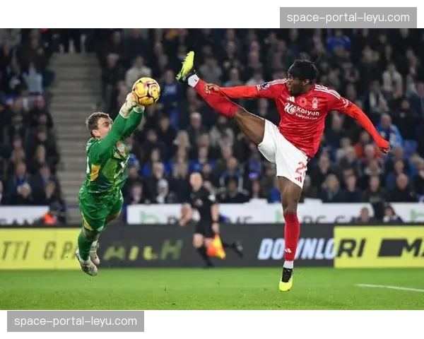 莱斯特城1-2不敌诺丁汉森林，保级形势严峻