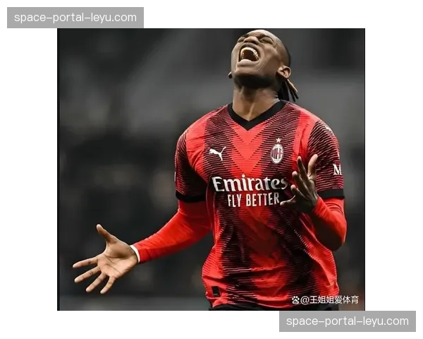 圣西罗响起嘘声：莱奥8射0正状态低迷，米兰欧冠席位告急